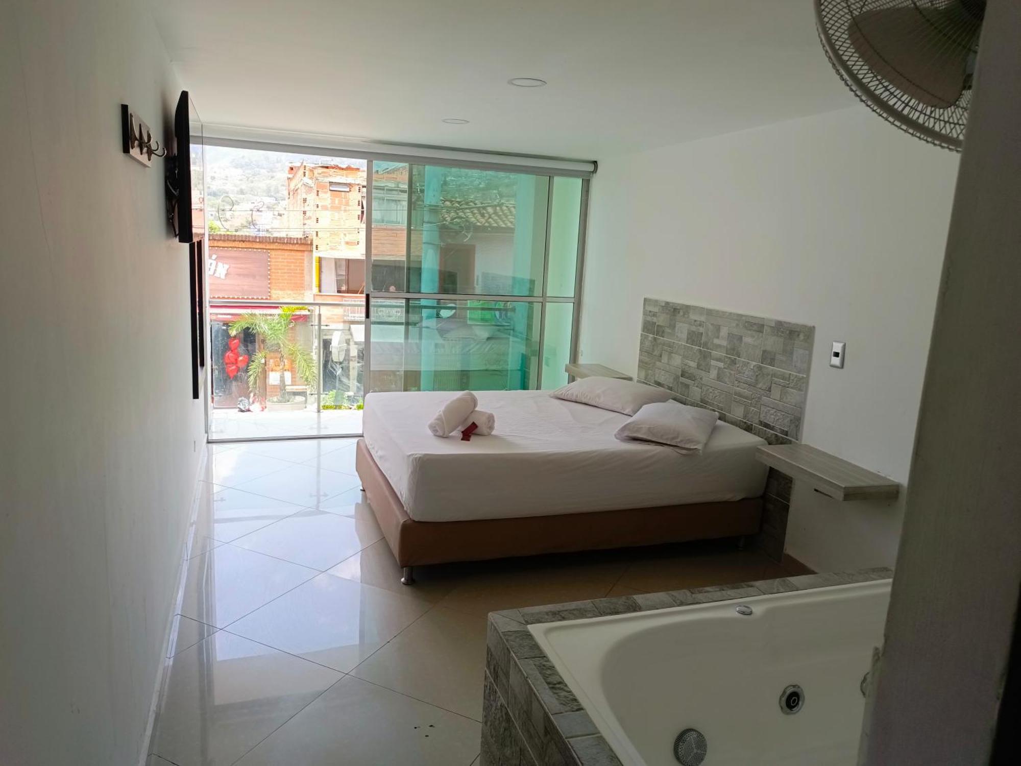 Hotel Buenos Aires Central Medellín Dış mekan fotoğraf